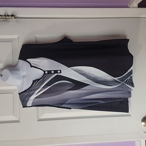 NWOT Womens sleeveless V-neck top